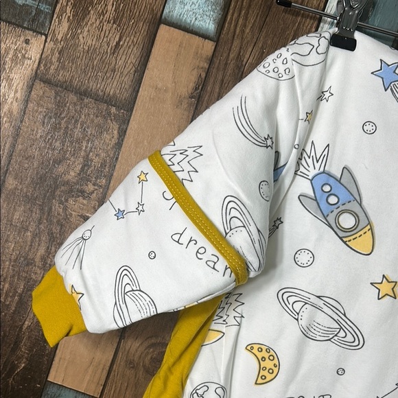 Space-Themed Baby Onesie 24month - Picture 13 of 16